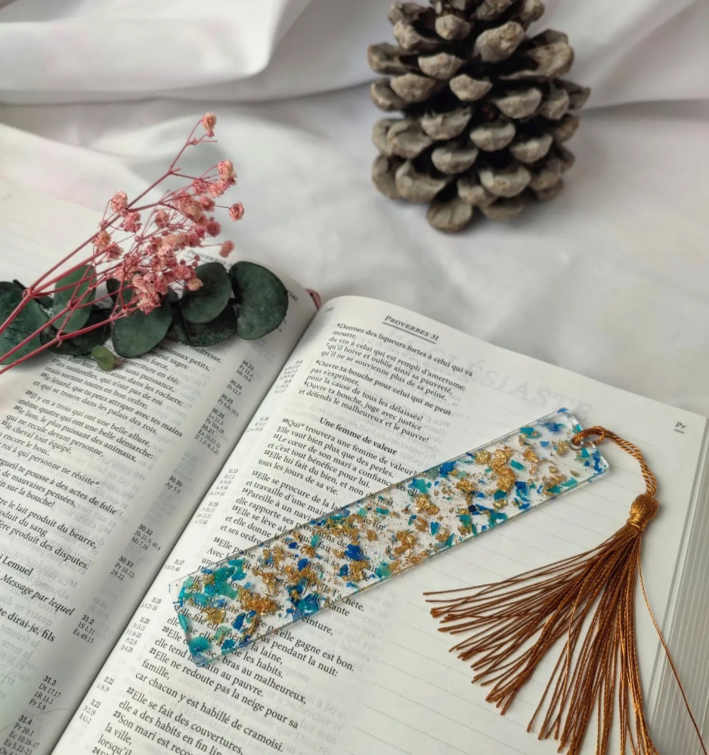 Blue/gold flower bookmark