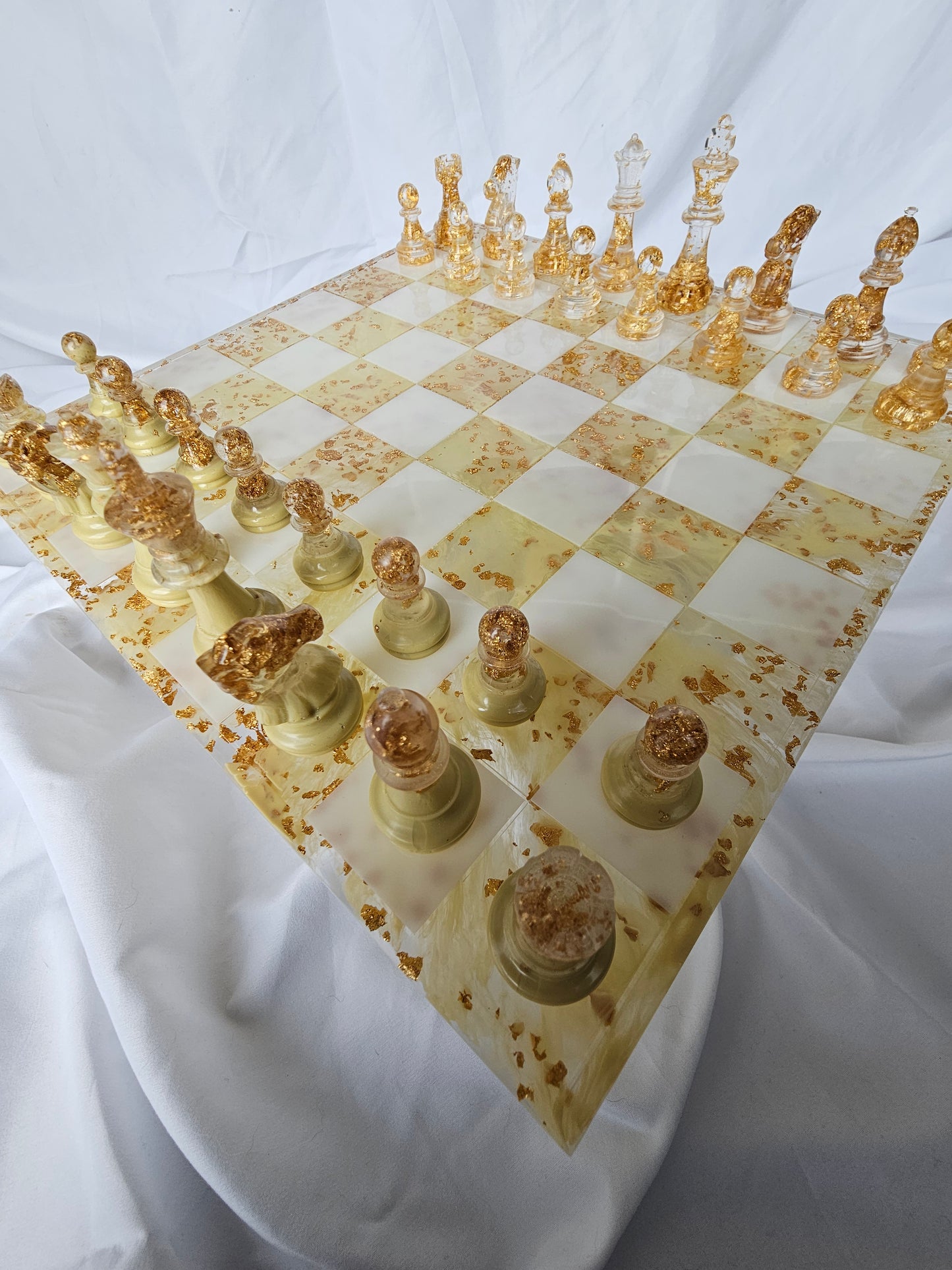 Jeu d'échiquier jaune